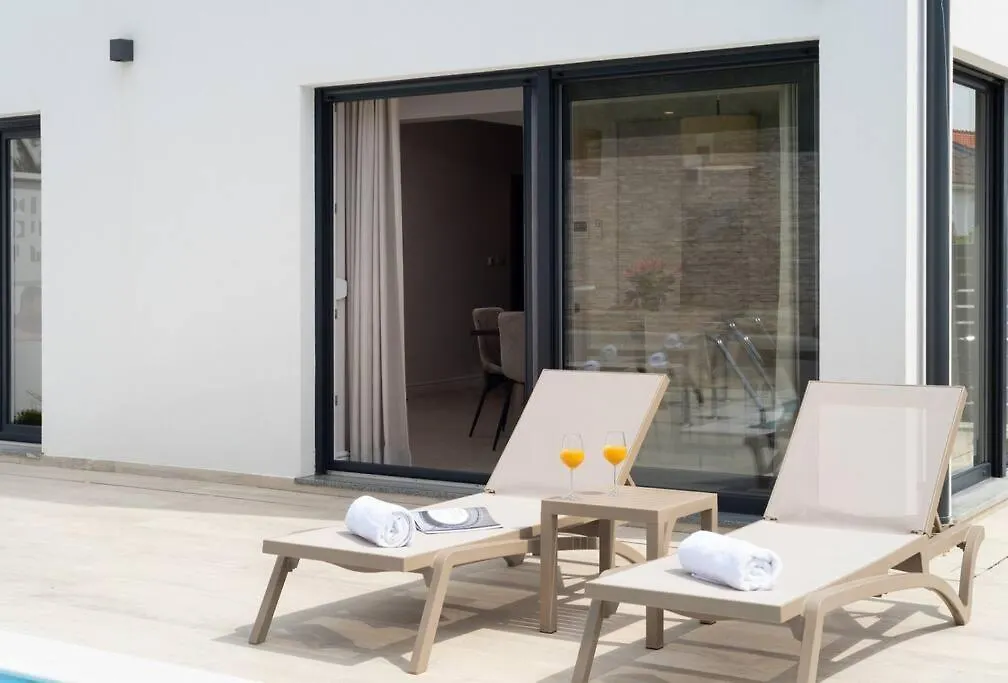 New ! Villa Bellatrix 2 - Heated Pool And Jacuzzi Vrsi Croatia