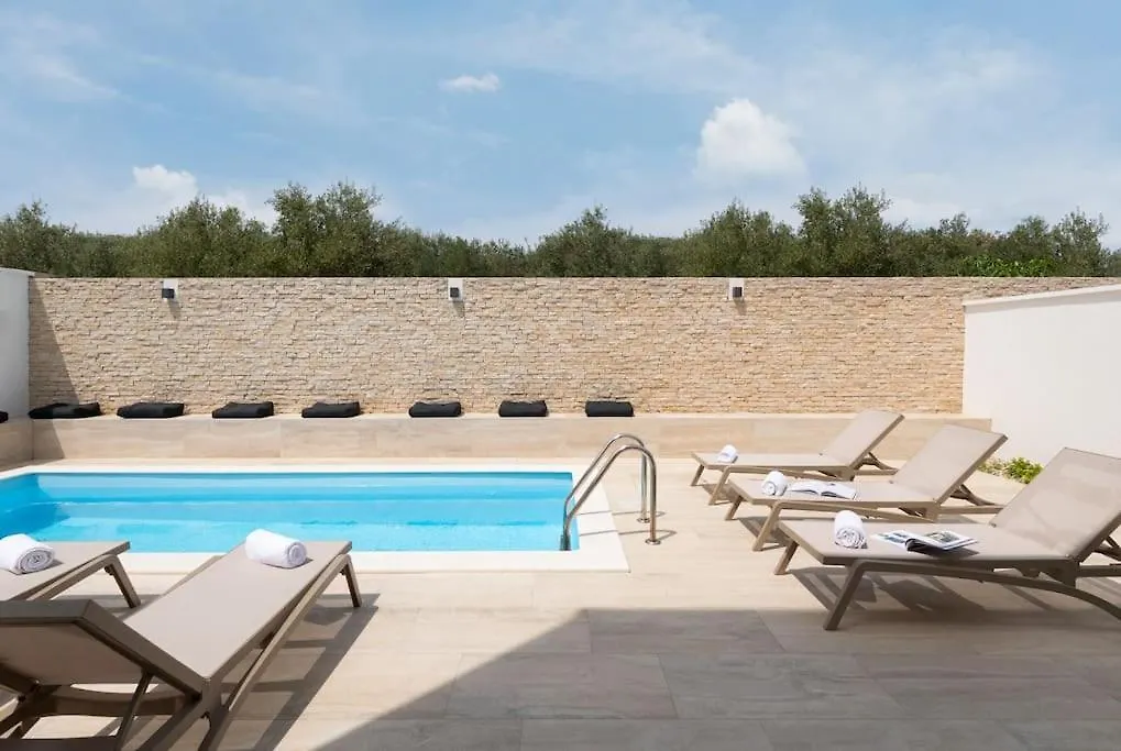 New ! Villa Bellatrix 2 - Heated Pool And Jacuzzi Vrsi